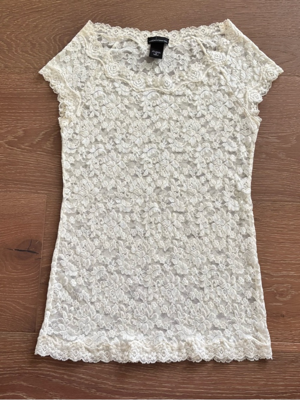Moda International Women’s Cream Lace Cap Sleeve Top Size Small